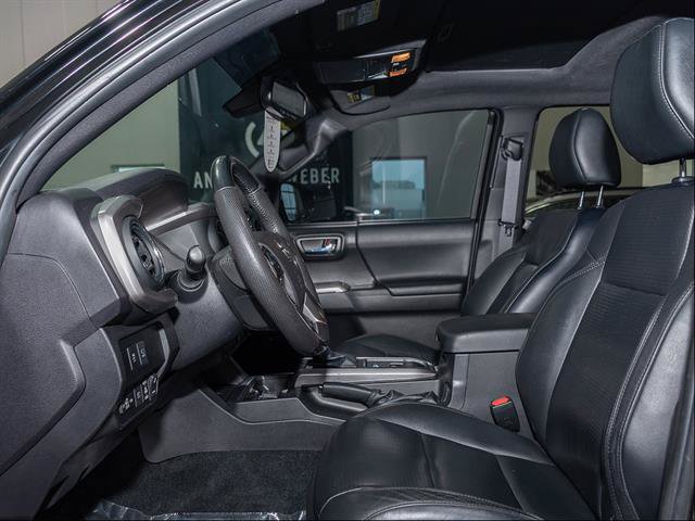 Used 2023 Toyota Tacoma Limited w/ Nightshade Package AWD/4WD image 9