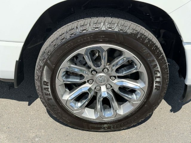 Used 2023 RAM 1500 Laramie AWD/4WD image 10