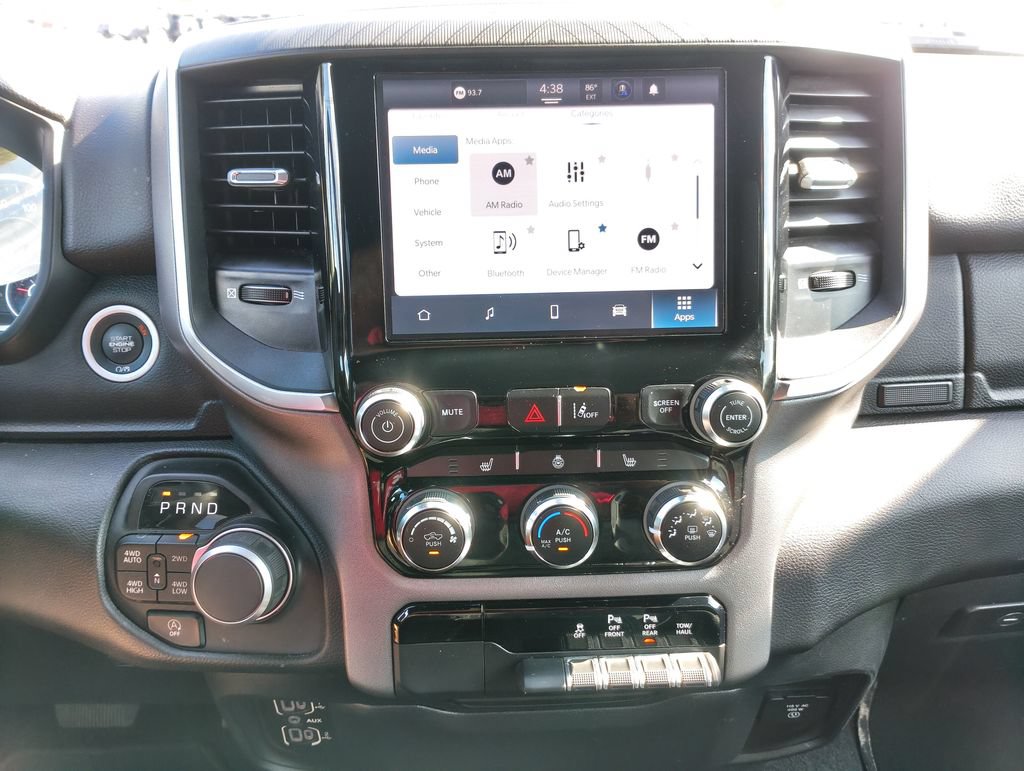 Used 2025 RAM 1500 Big Horn AWD/4WD image 3