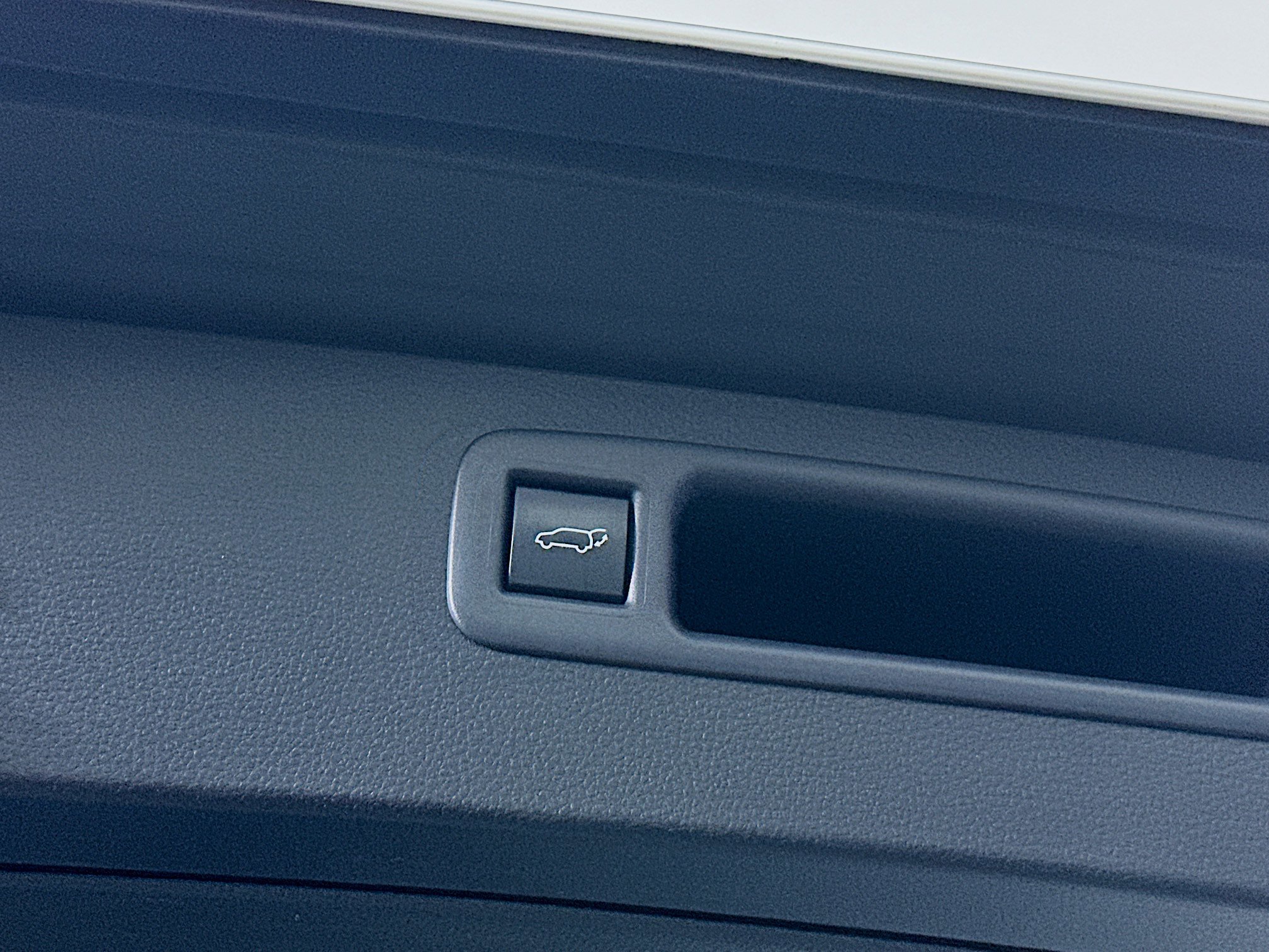 Used 2024 Toyota Highlander LE image 31