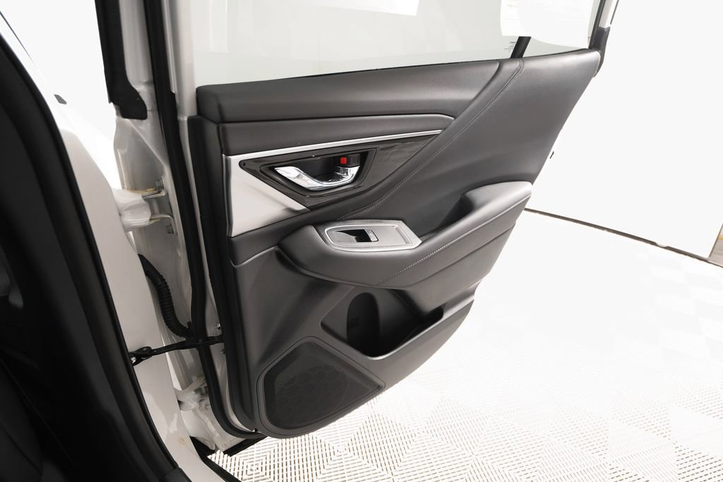 Used 2025 Subaru Outback Touring XT w/ Popular Package #2 image 17