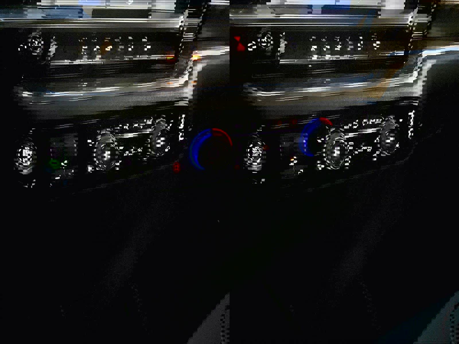 Used 2025 Chevrolet Silverado 1500 LT image 25