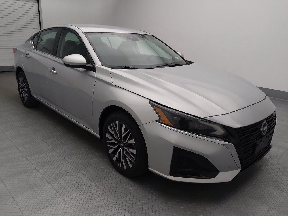 Used 2023 Nissan Altima 2.5 SV AWD/4WD image 13