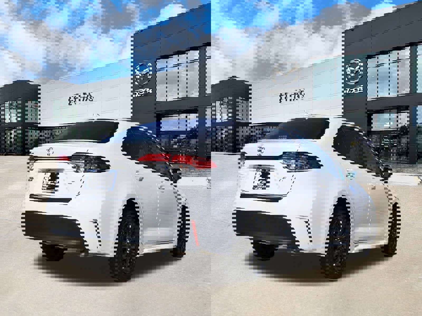 Used 2024 Toyota Corolla LE image 3