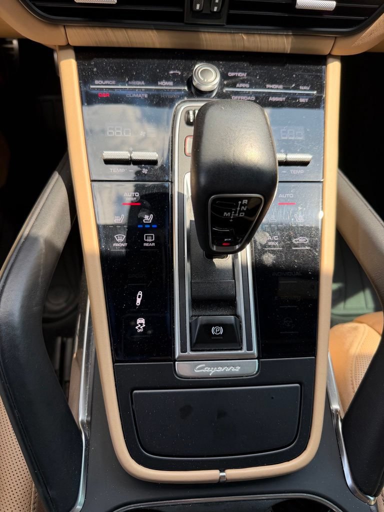 Used 2019 Porsche Cayenne Turbo AWD/4WD image 17