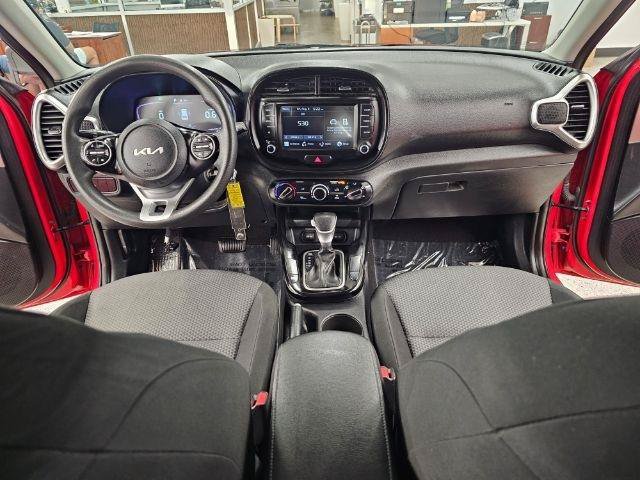 Used 2023 Kia Soul LX FWD image 14