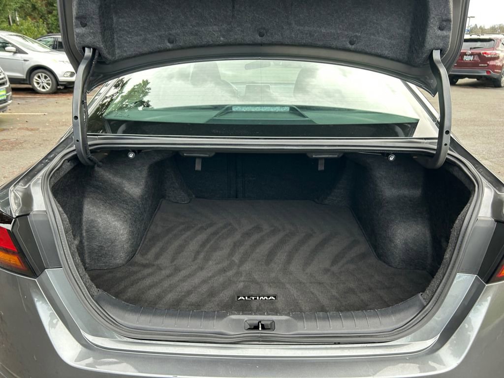 Used 2025 Nissan Altima 2.5 SV image 24