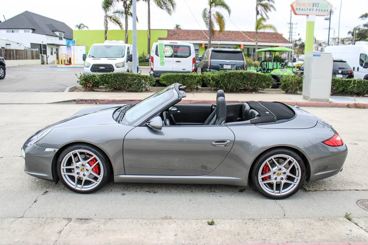 Used 2010 Porsche 911 Carrera S RWD image 2