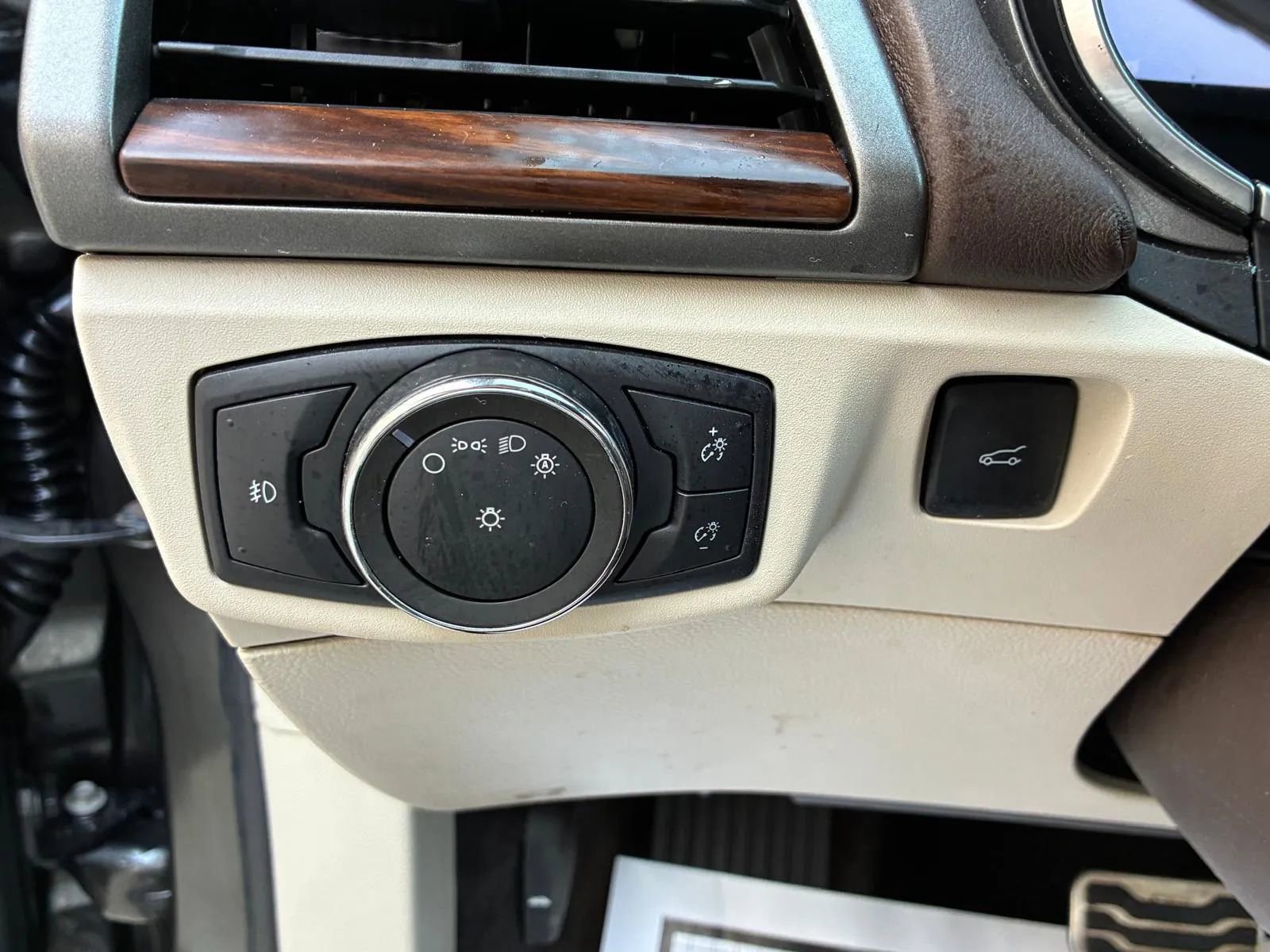 Used 2017 Ford Fusion Platinum AWD/4WD image 21