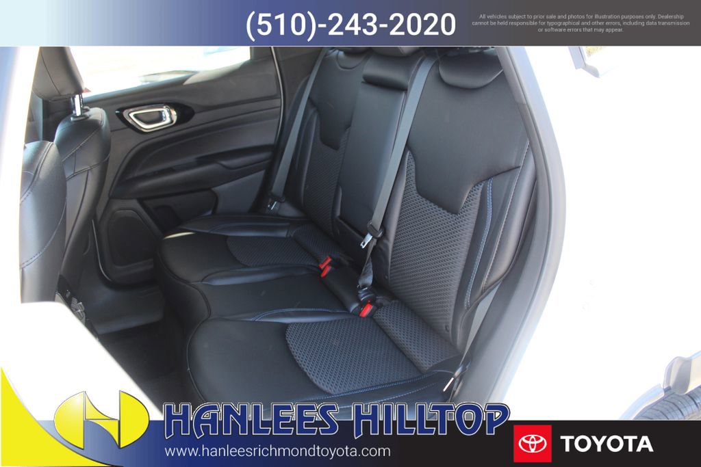 Used 2026 Jeep Compass Latitude image 13