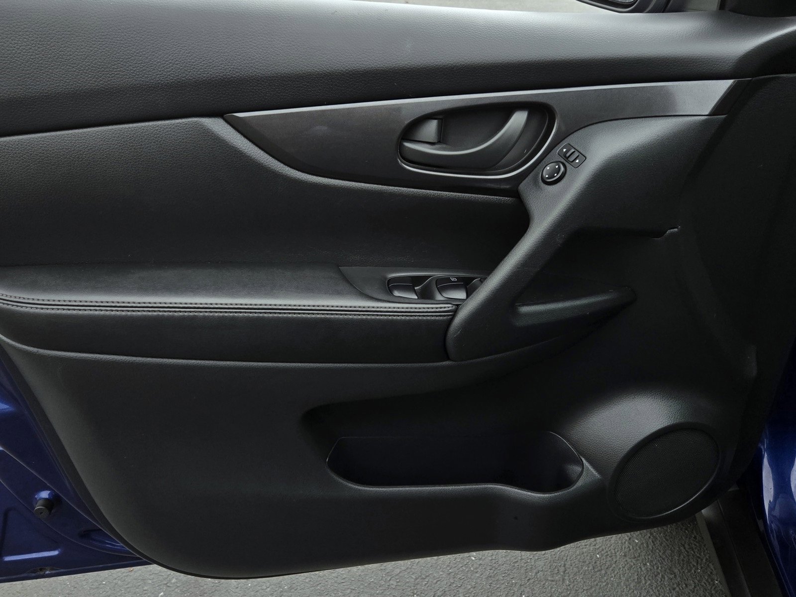 Used 2020 Nissan Rogue S image 9