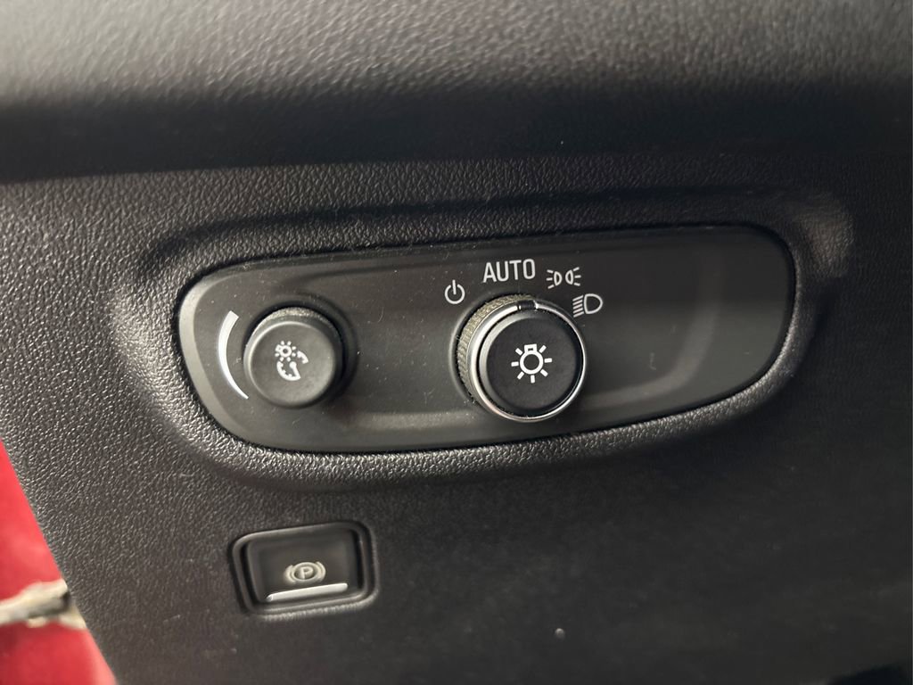 Used 2018 GMC Terrain SLE w/ Driver Convenience Package image 24