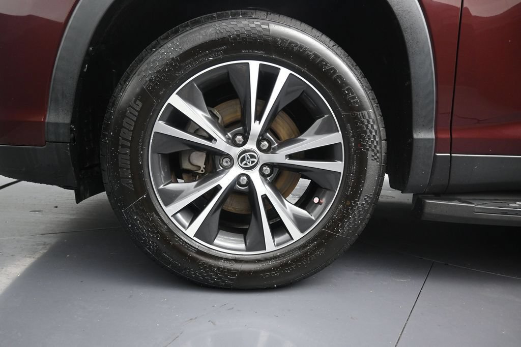 Used 2019 Toyota Highlander LE FWD image 10