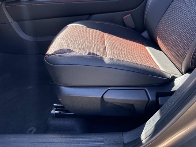 New 2027 Nissan Kicks SR FWD image 19