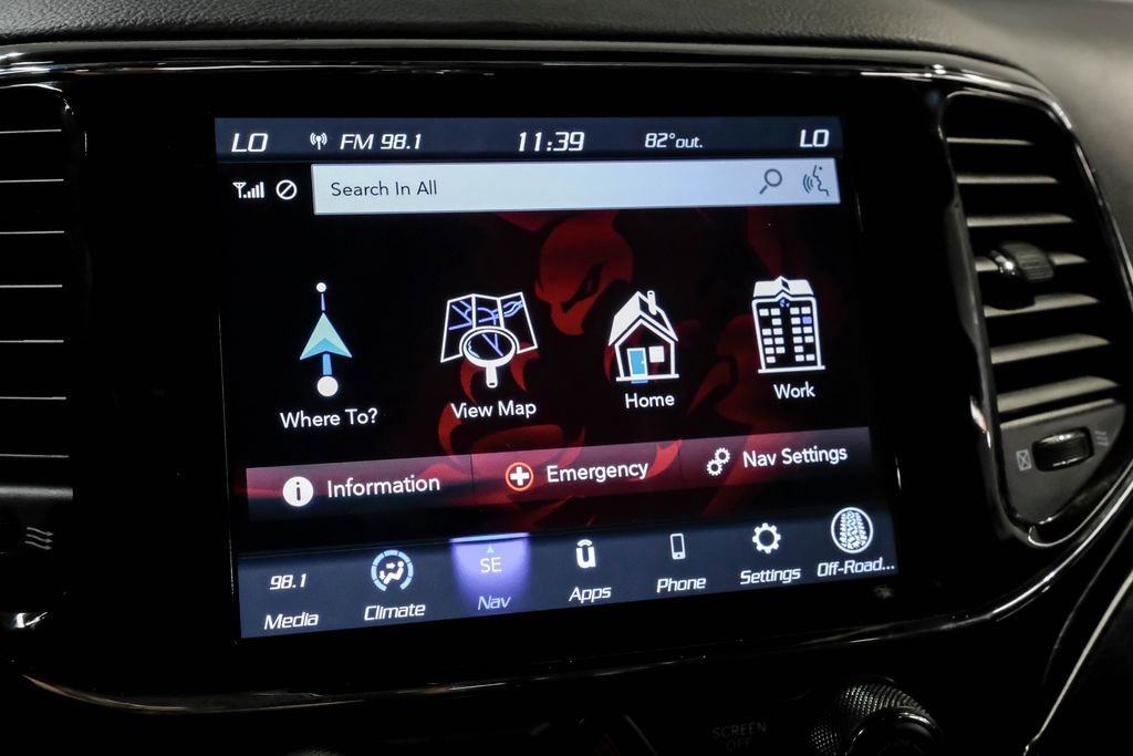 Used 2021 Jeep Grand Cherokee Limited AWD/4WD image 30
