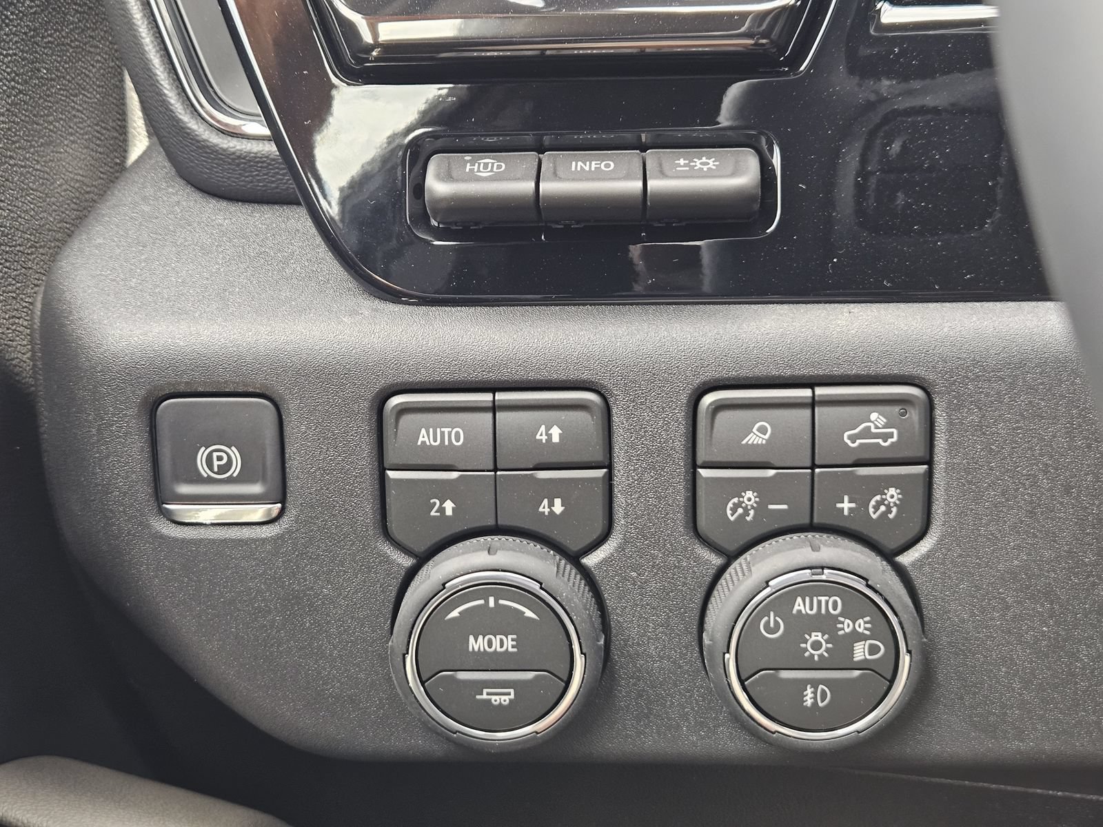 New 2026 Chevrolet Silverado 2500 ZR2 AWD/4WD image 22