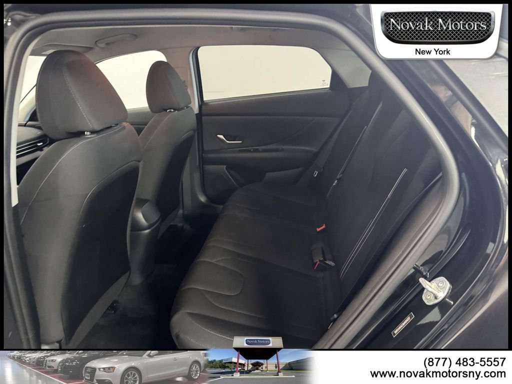 Used 2021 Hyundai Elantra SEL FWD image 11