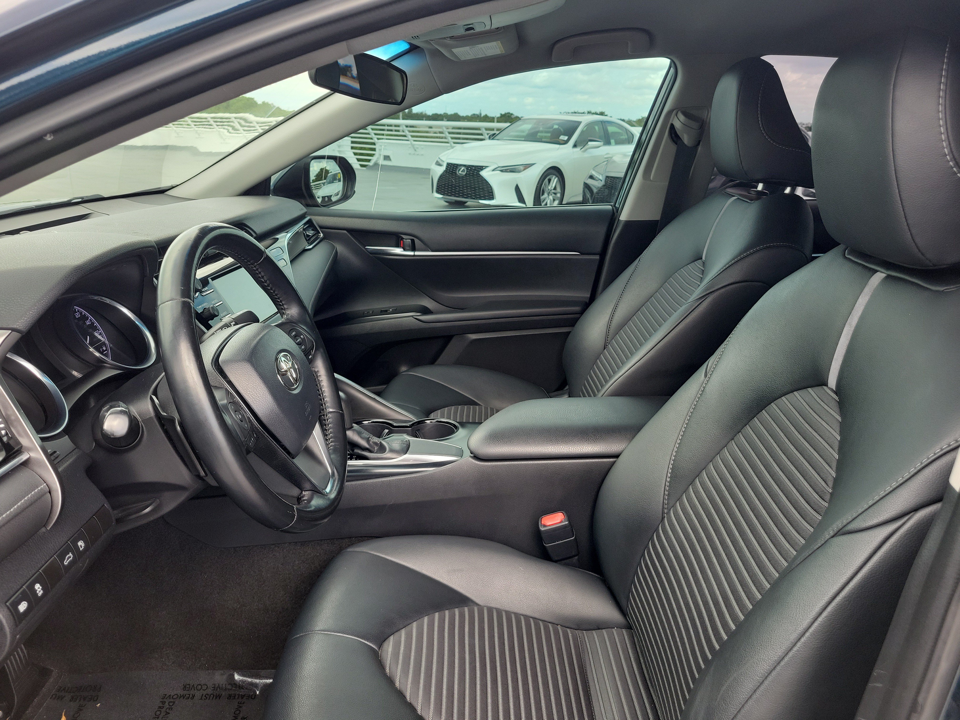 Used 2018 Toyota Camry SE FWD image 20