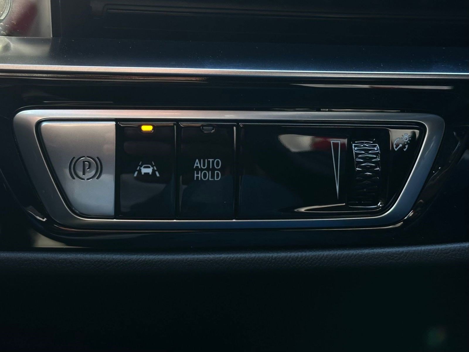 New 2026 Cadillac Lyriq Sport image 17