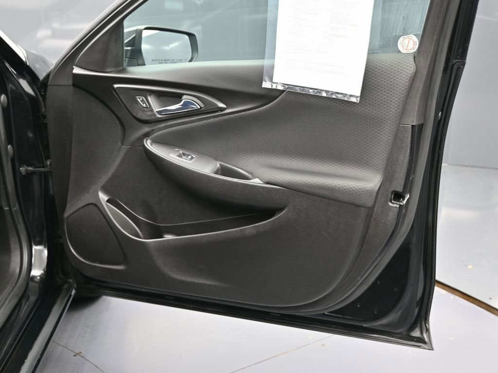Used 2023 Chevrolet Malibu LT image 35