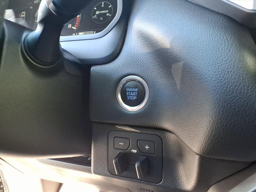 Used 2024 Toyota Tundra Limited image 9