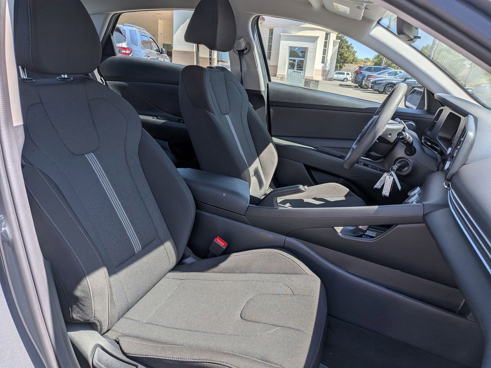 Used 2025 Hyundai Elantra SE image 26