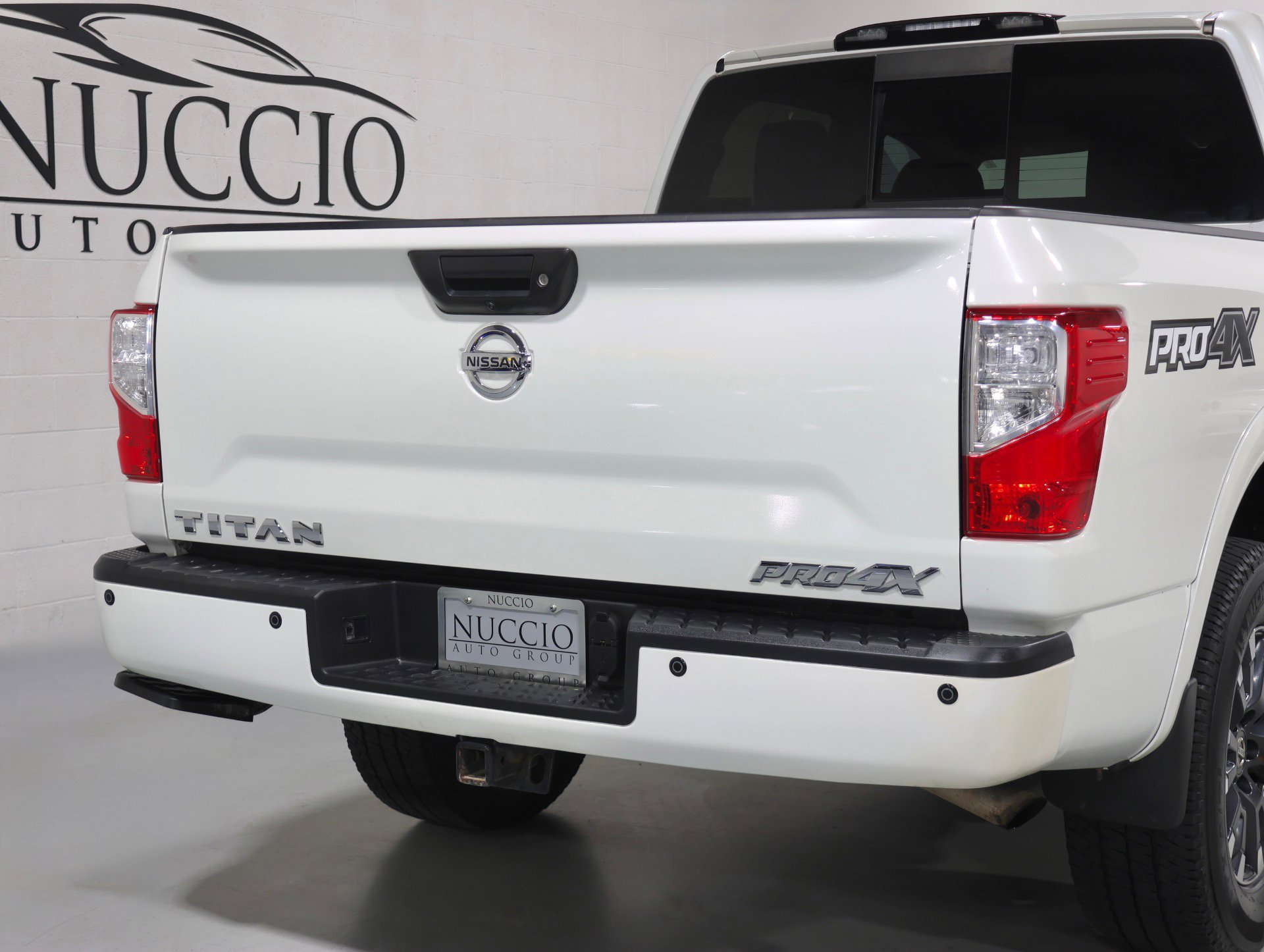 Used 2017 Nissan Titan PRO-4X w/ Pro-4x Convenience Package image 40