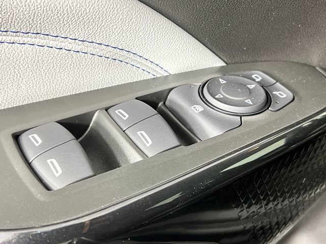 Used 2025 Chevrolet Trax LT w/ LT Convenience Package image 22