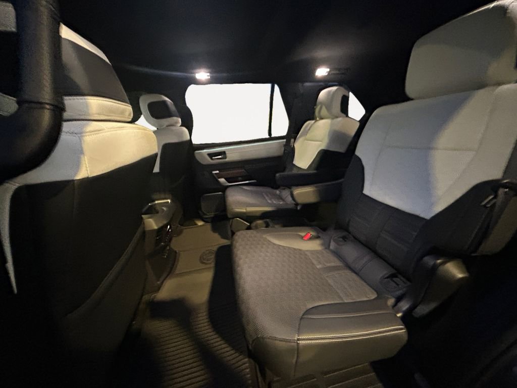 Used 2025 Toyota Sequoia 4WD image 12