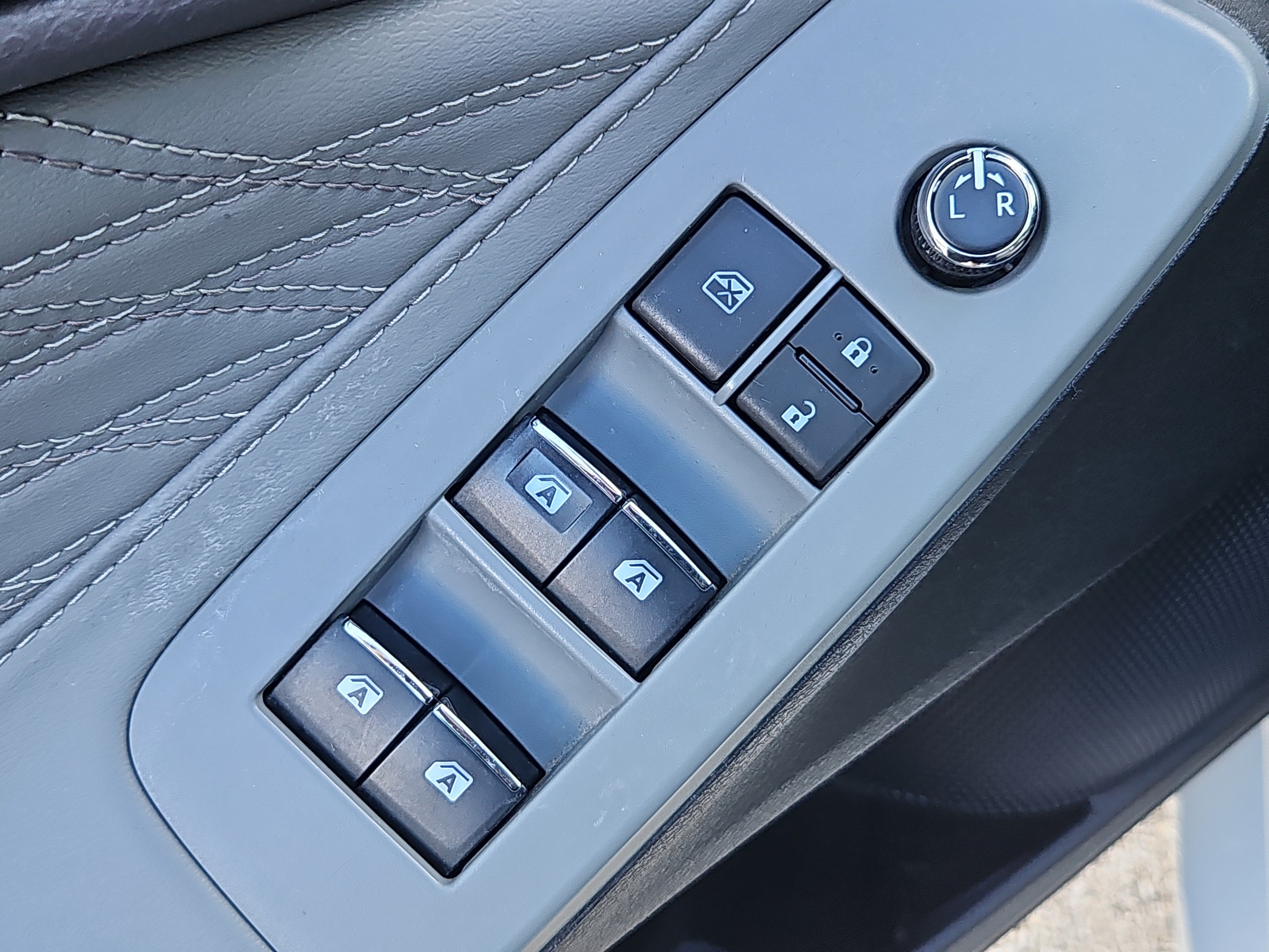 Used 2020 Toyota Avalon Limited w/ Advanced Safety Package FWD image 23