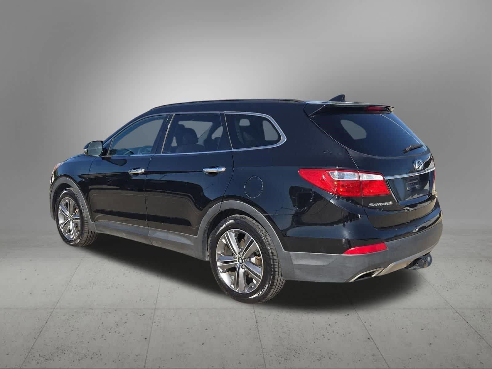 Used 2015 Hyundai Santa Fe GLS w/ Option Group 02 FWD image 4