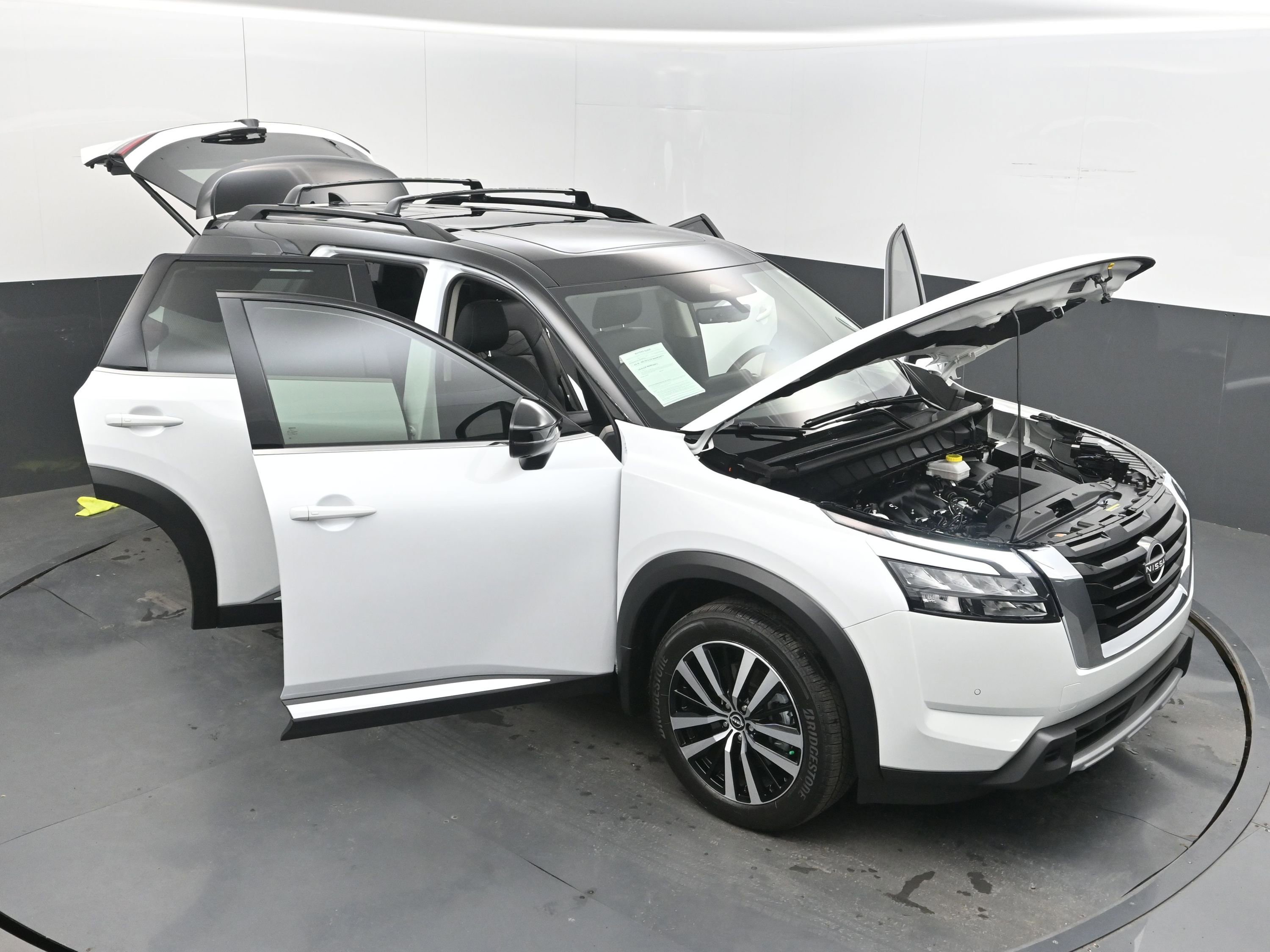 Certified 2025 Nissan Pathfinder Platinum AWD/4WD image 41