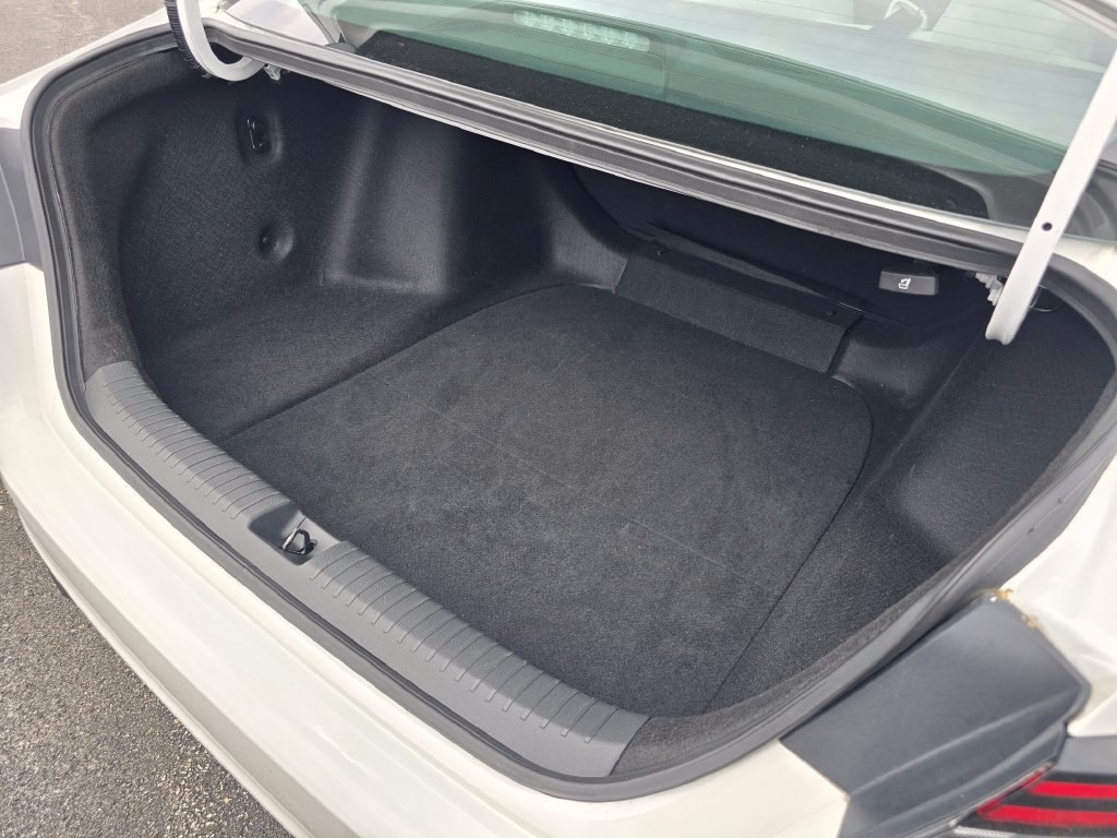 Used 2024 Honda Accord LX image 17