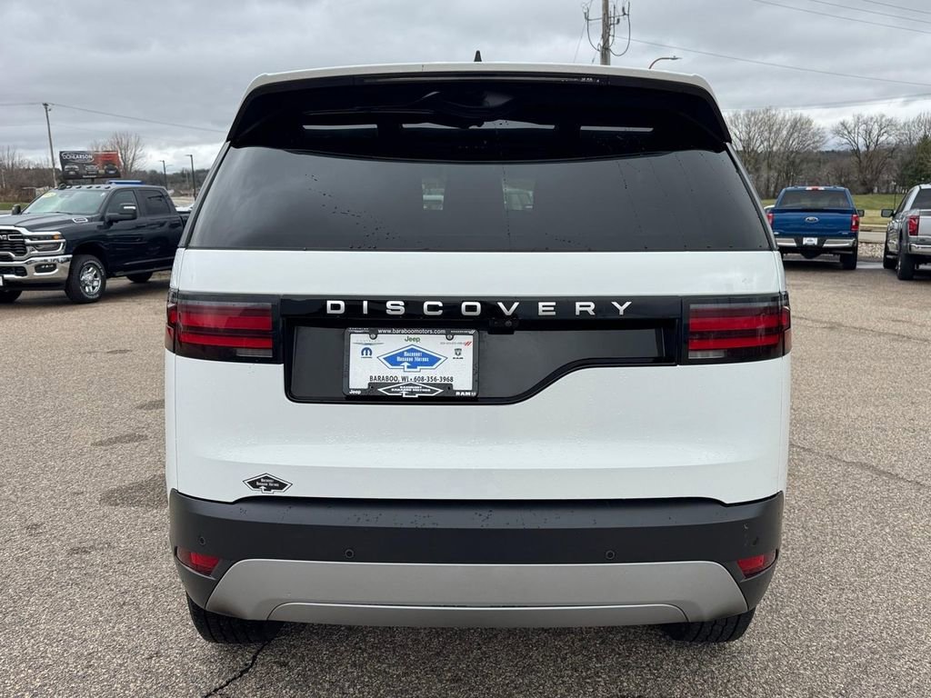 Used 2024 Land Rover Discovery S AWD/4WD image 3