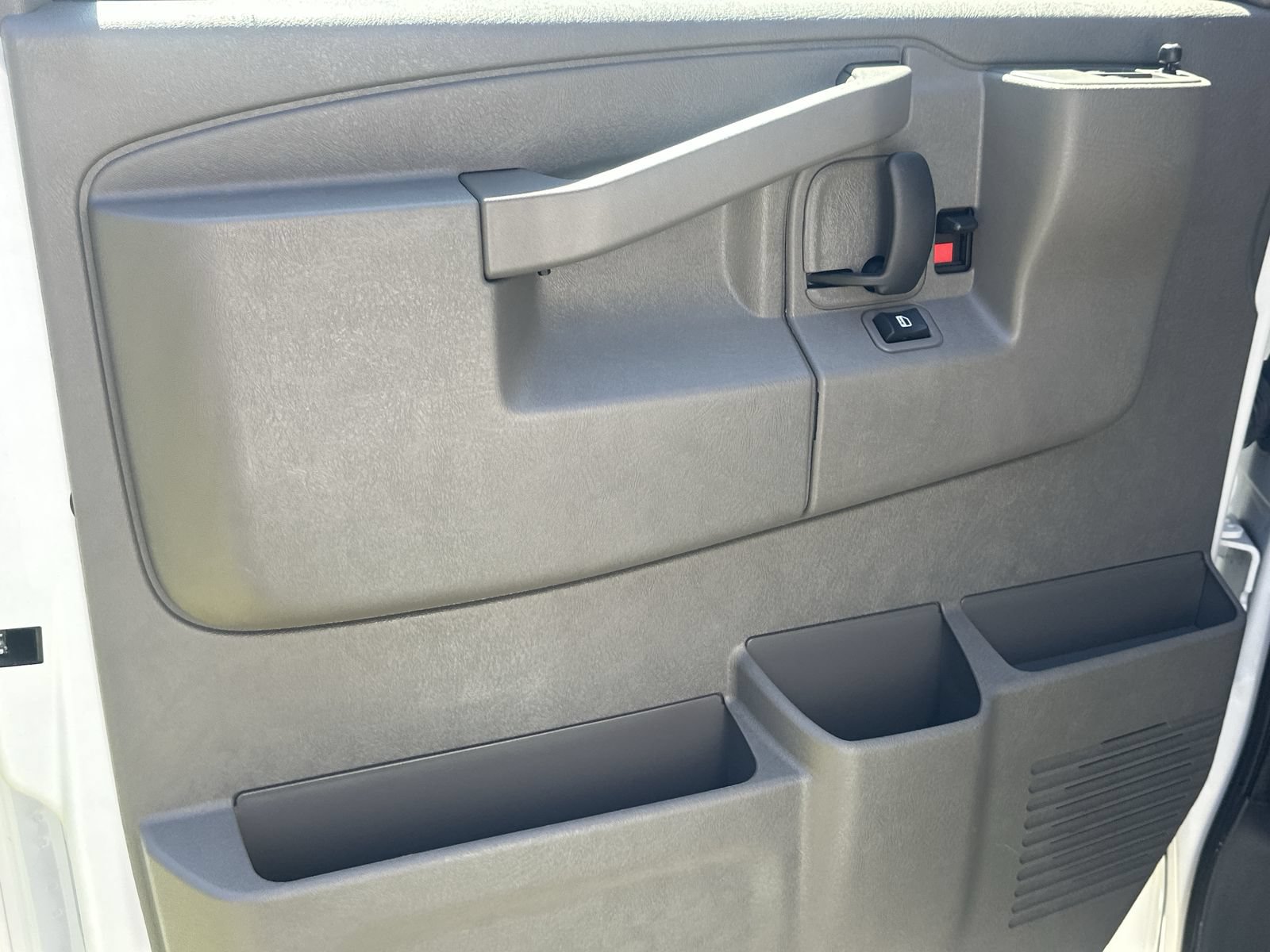 Used 2025 GMC Savana 3500 Extended w/ Driver Convenience Package RWD image 14