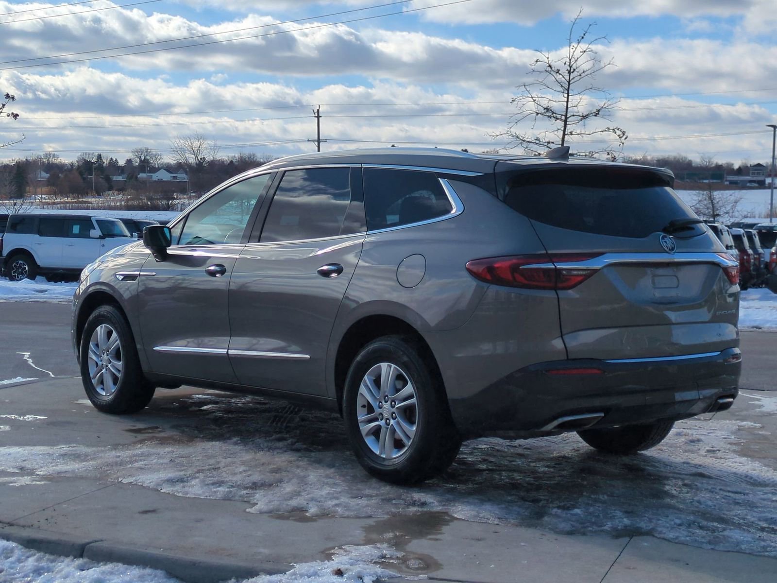 Used 2019 Buick Enclave Essence image 5