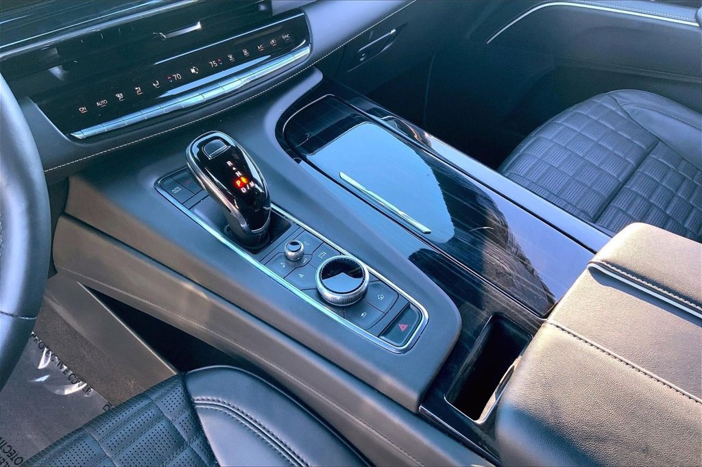 Certified 2024 Cadillac Escalade ESV V w/ LPO, ONYX Package image 16