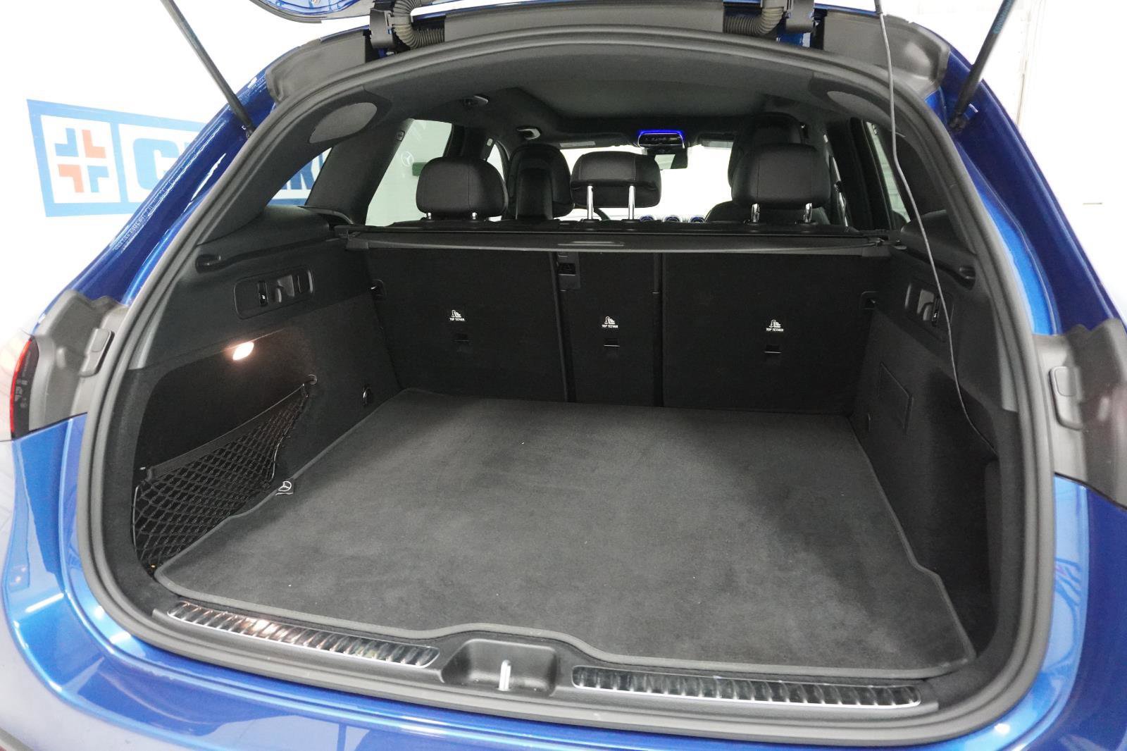 Used 2023 Mercedes-Benz GLC 300 4MATIC image 8