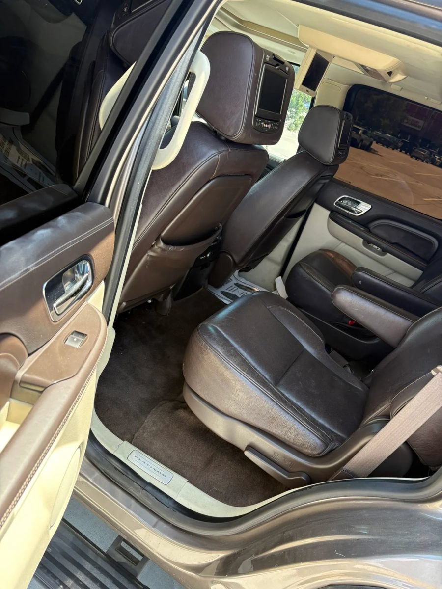 Used 2014 Cadillac Escalade Platinum RWD image 8