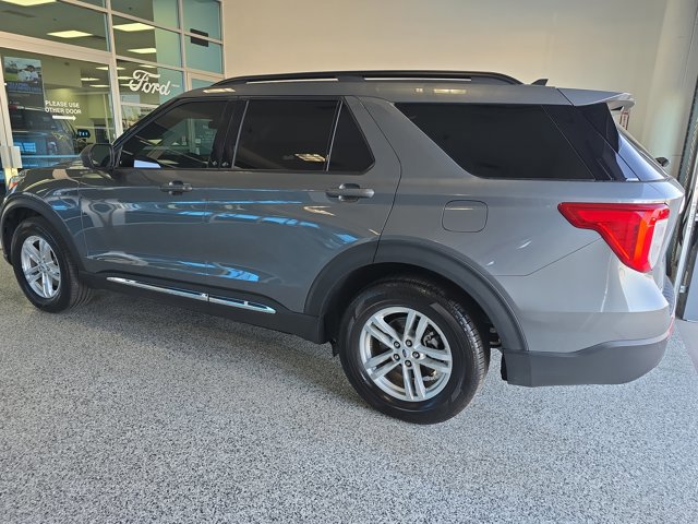 Certified 2022 Ford Explorer XLT image 4
