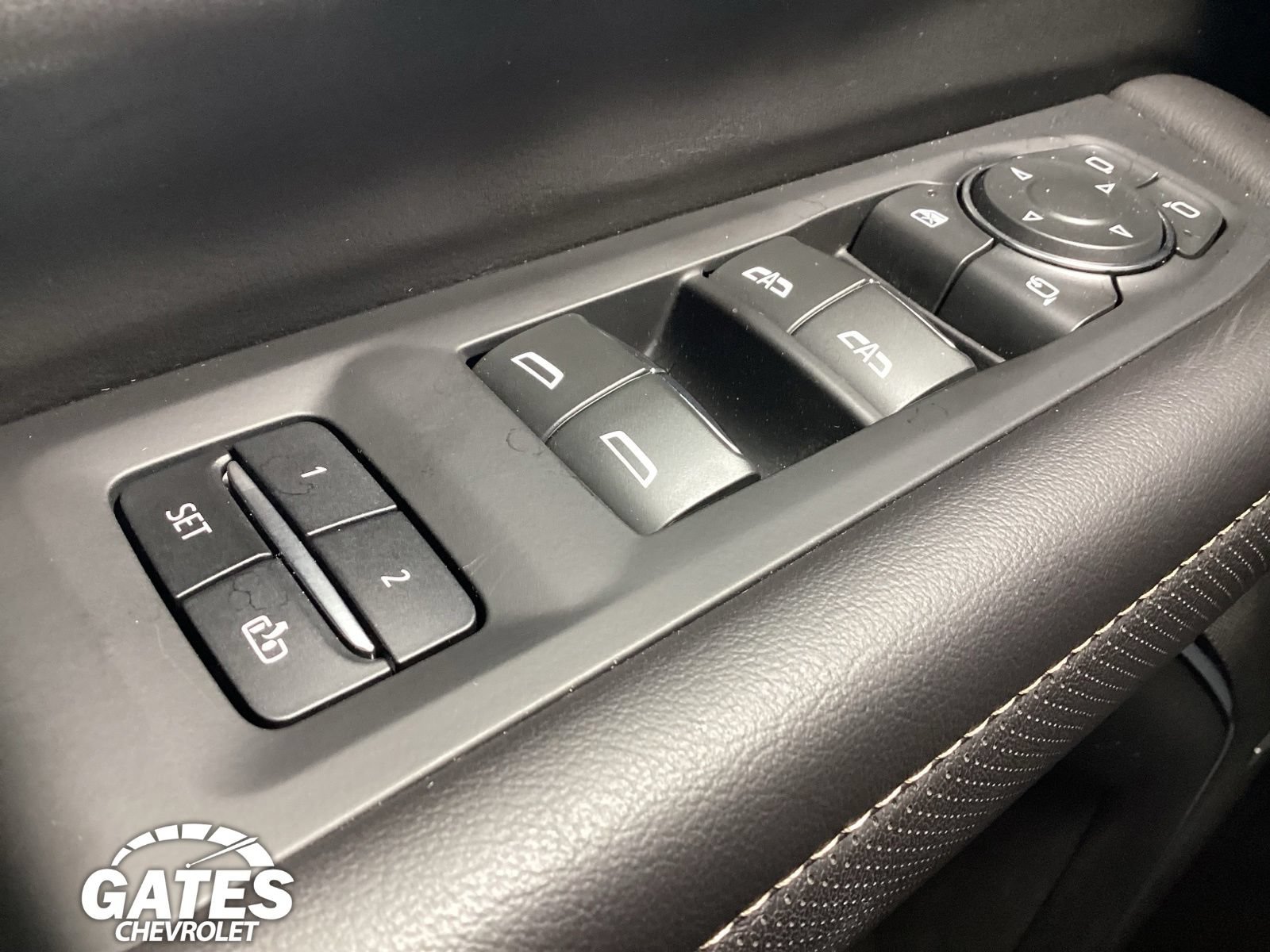 Used 2024 Chevrolet Tahoe Premier AWD/4WD image 25