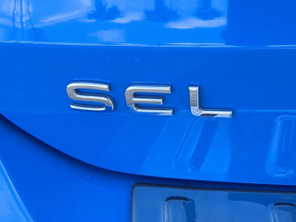 Certified 2023 Volkswagen Taos SEL AWD/4WD image 11