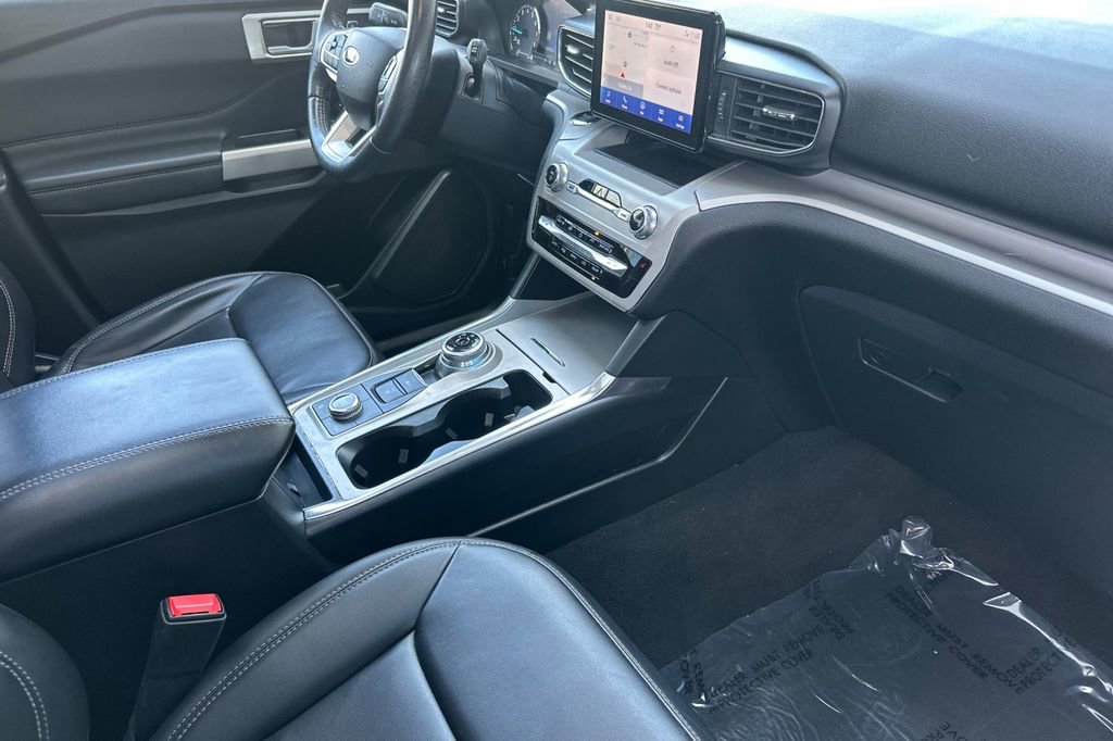 Used 2023 Ford Explorer XLT w/ Equipment Group 202A image 16