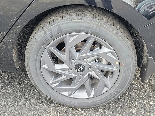 New 2026 Hyundai Elantra Sport image 5