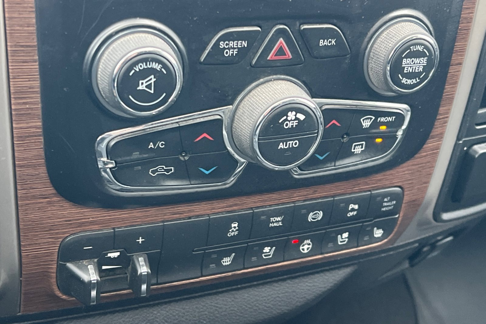 Used 2015 RAM 3500 Laramie image 21