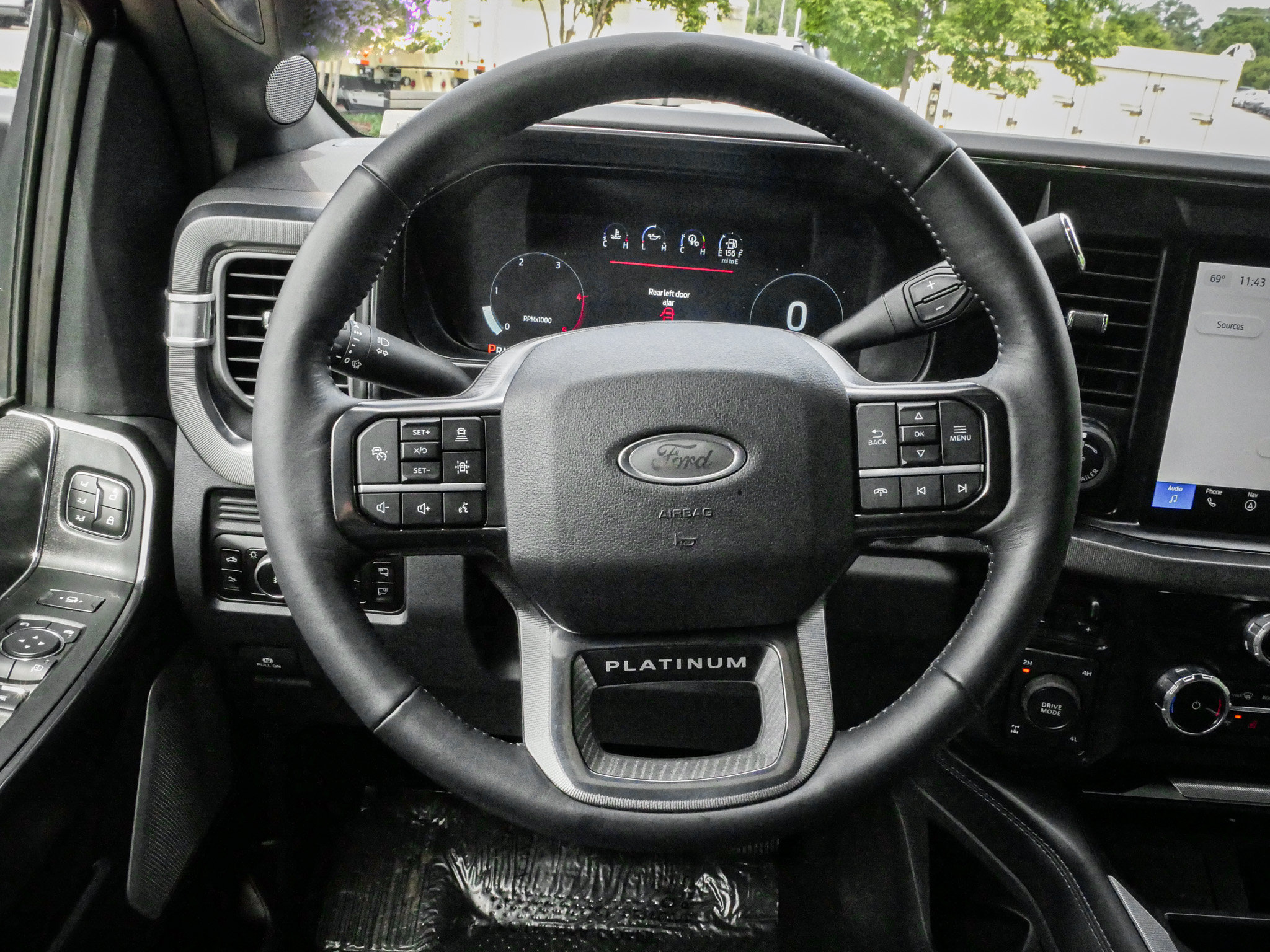 Used 2025 Ford F250 Platinum AWD/4WD image 18