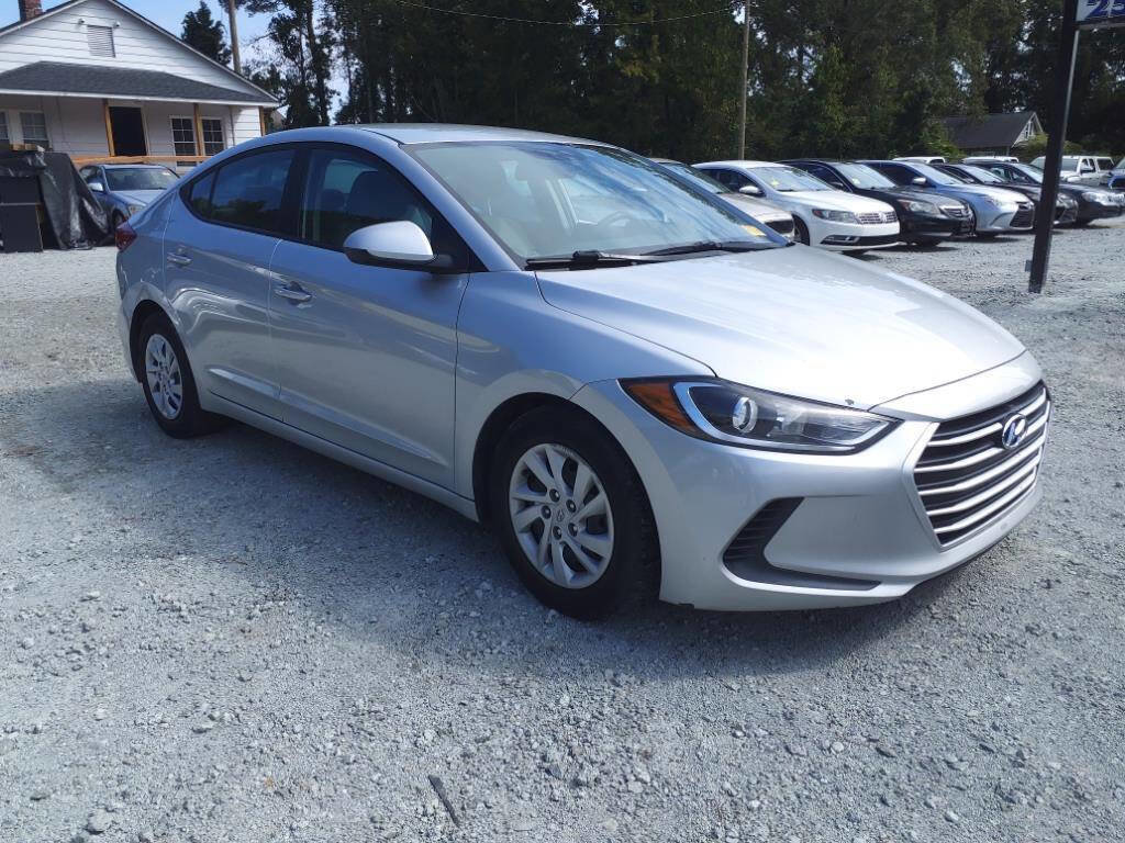 Used 2017 Hyundai Elantra SE