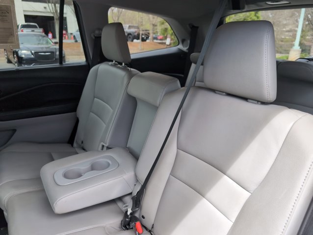 Used 2017 Honda Pilot Touring image 18