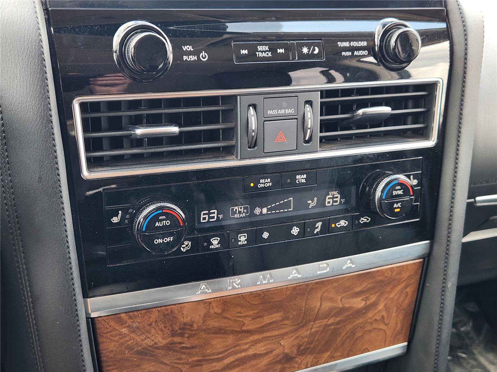 Used 2021 Nissan Armada SL w/ Captain's Chairs Package RWD image 18