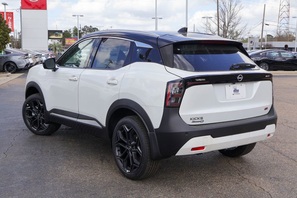 New 2026 Nissan Kicks SR image 2